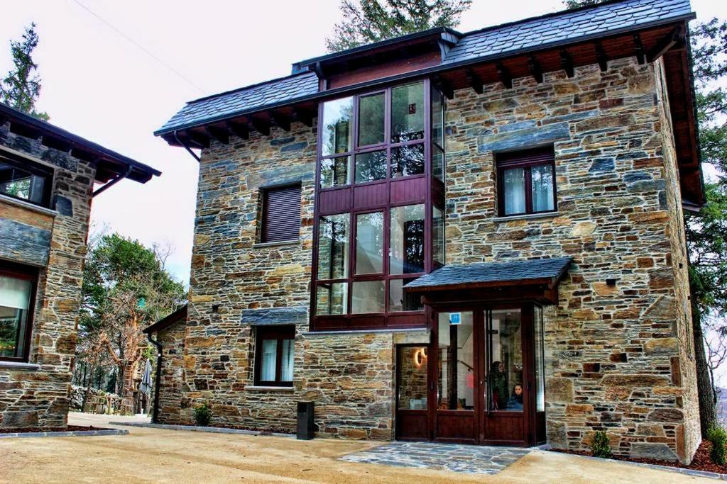 Villa Lucerna Sports & Hotel Resort Vigo de Sanabria 外观 照片